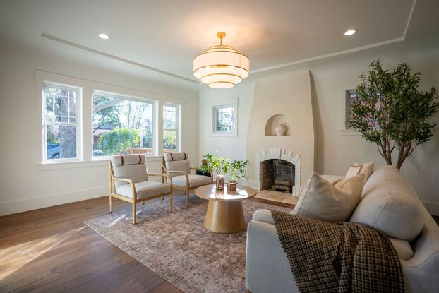 Decluttering home for an autumn home listing