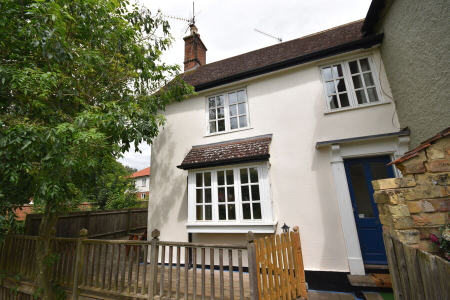 3 bedroom semi detached property to rent, Available from 03/01/2024