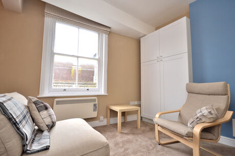 1 bedroom  flat to rent, Available from 06/05/2024