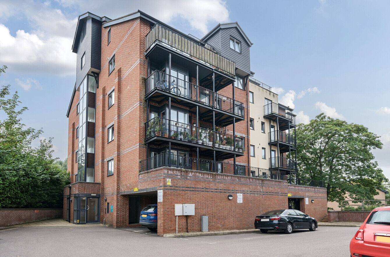 2 bedroom  flat for sale Tanners Wharf, Bishop's Stortford, CM23, main image