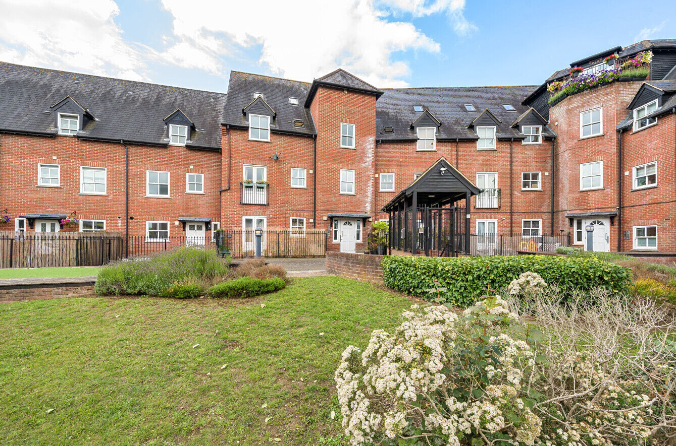 2 bedroom  flat for sale Haslers Place, Haslers Lane, CM6, main image
