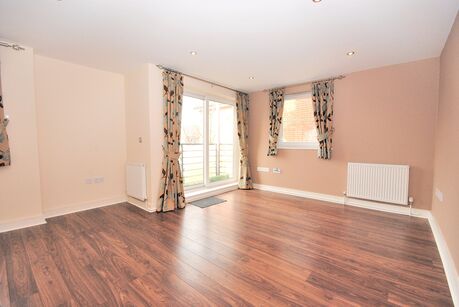2 bedroom  flat to rent, Available from 22/04/2024