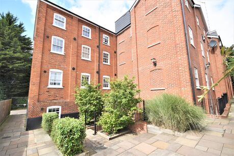 2 bedroom  flat to rent, Available from 31/05/2024