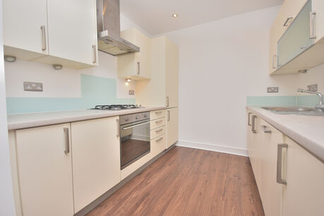 2 bedroom  flat to rent, Available from 12/12/2023