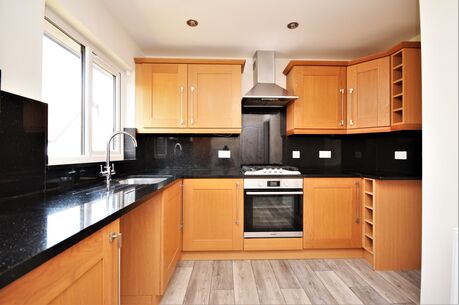 2 bedroom  flat to rent, Available from 30/12/2023