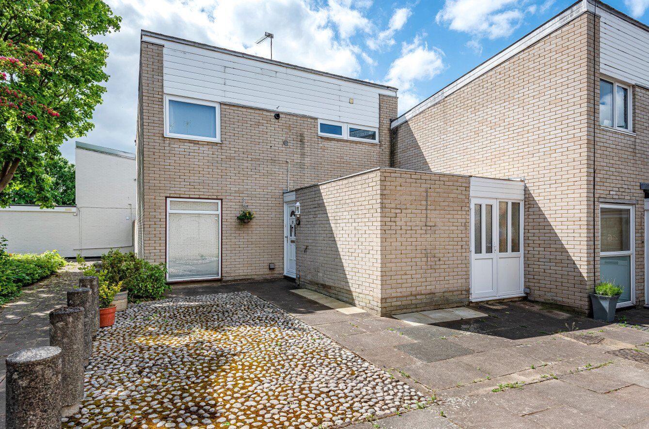 3 bedroom end terraced house for sale Old Orchard, Harlow, CM18, main image