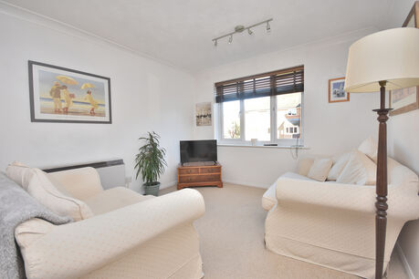 2 bedroom  flat to rent, Available from 15/01/2024
