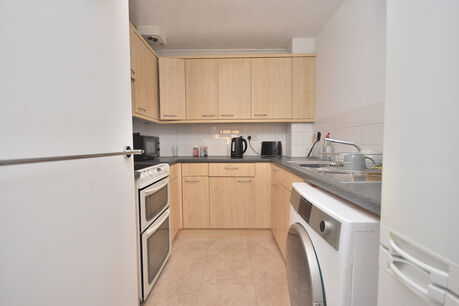 2 bedroom  flat to rent, Available from 15/01/2024