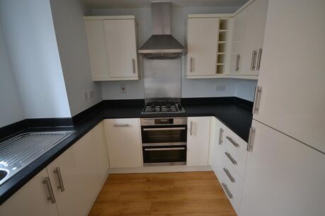 2 bedroom  flat to rent, Available from 11/07/2024