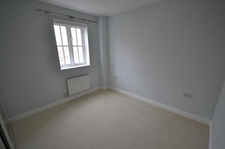 2 bedroom  flat to rent, Available from 11/07/2024