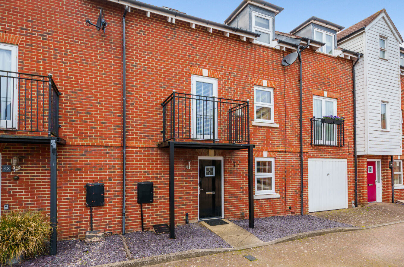 4 bedroom mid terraced house for sale Cavell Drive, Bishop's Stortford, CM23, main image