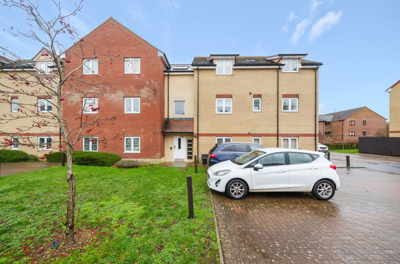 2 bedroom  flat for sale Haslers Lane, Dunmow, CM6, main image