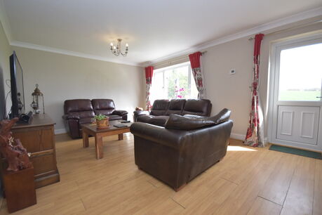 3 bedroom detached house to rent, Available from 31/05/2024