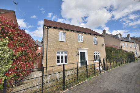 4 bedroom detached house to rent, Available from 21/05/2024
