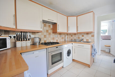 2 bedroom mid terraced house to rent, Available from 22/05/2024