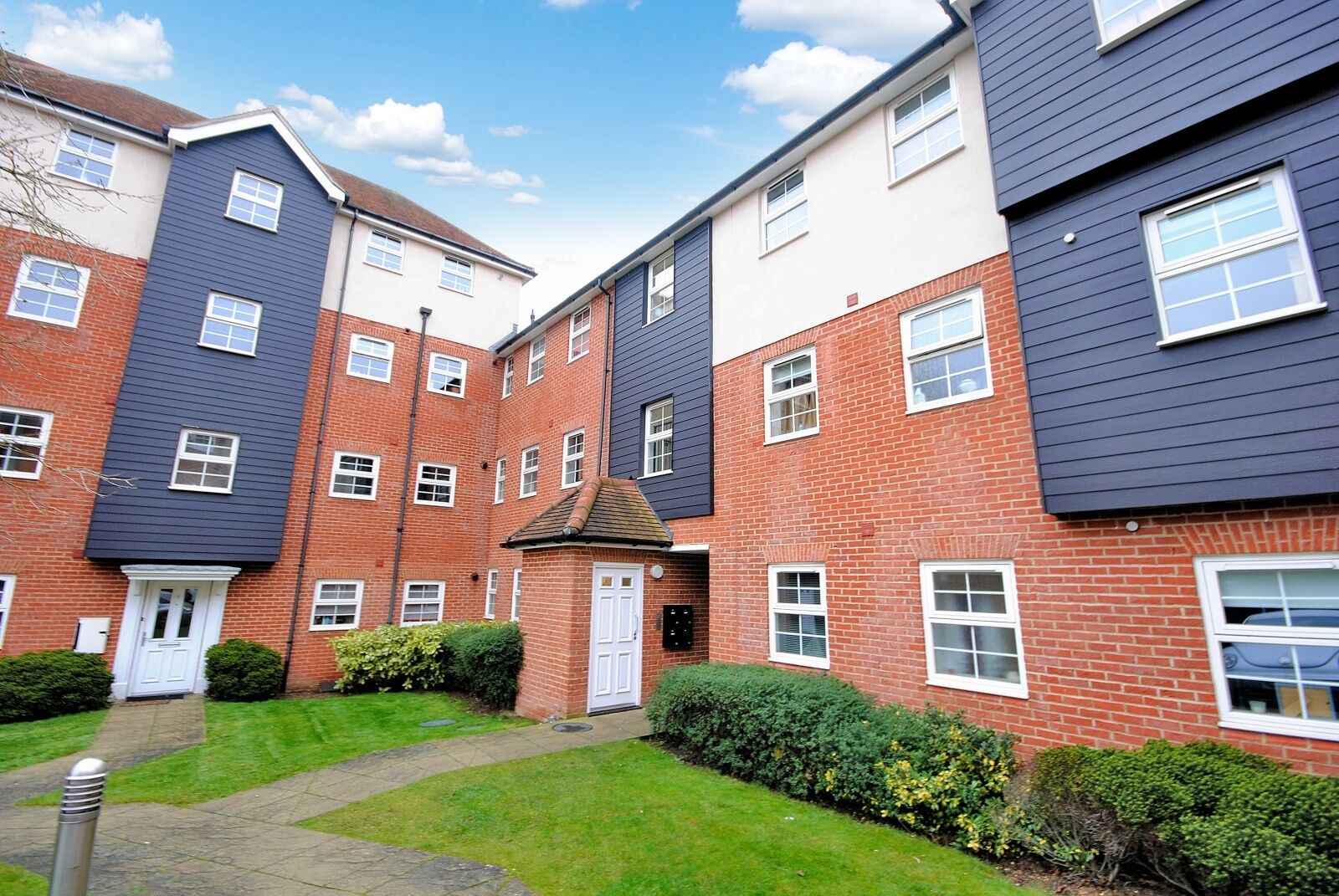 2 bedroom  flat to rent, Available from 08/05/2024 Hockerill Street, Bishop's Stortford, CM23, main image